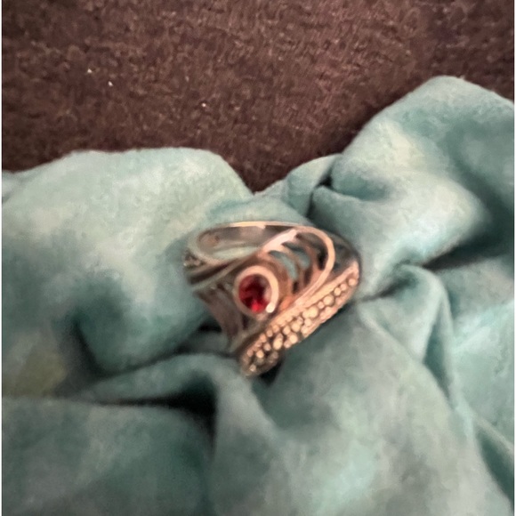Sterling Silver Red Garnet and Marcasite Gemstone Ring size 7 1/2 - Picture 2 of 6